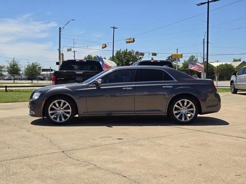 2017 Chrysler 300C Base
