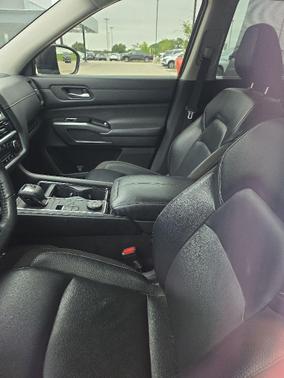 Mocha Almond Pearl 2022 Nissan Pathfinder SL 4WD