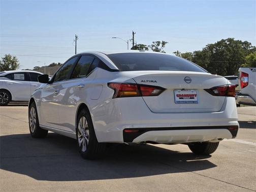 2025 Nissan Altima S FWD