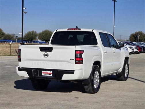 2022 Nissan Frontier SV