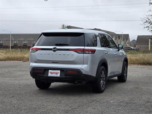 2022 Nissan Pathfinder S 2WD