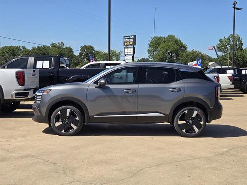 2025 Nissan Kicks SR