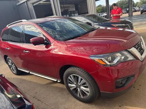 2020 Nissan Pathfinder SL 2WD