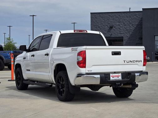 Super White 2019 Toyota Tundra SR5