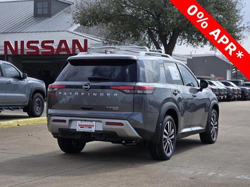 2025 Nissan Pathfinder Platinum 4WD
