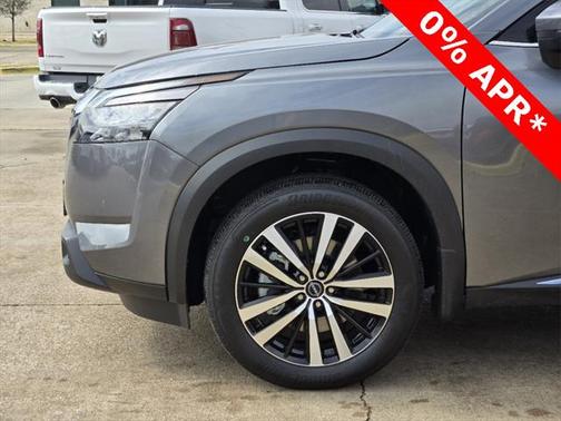 2025 Nissan Pathfinder Platinum 4WD