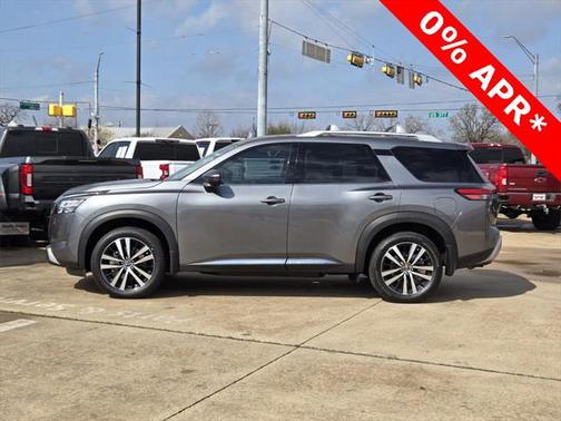 2025 Nissan Pathfinder Platinum 4WD