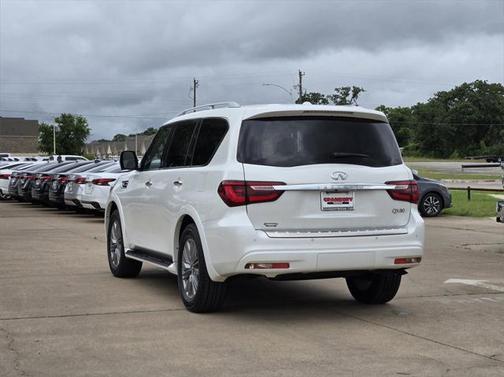 2021 INFINITI QX80 Luxe
