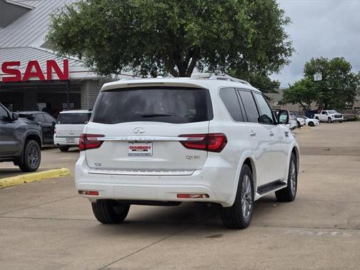 2021 INFINITI QX80 Luxe