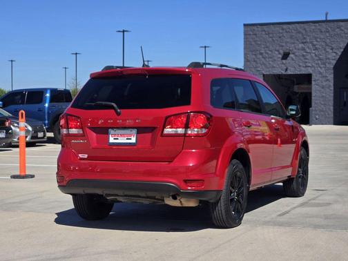 Redline 2 Coat Pearl 2019 Dodge Journey SE