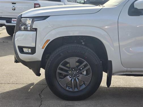 2025 Nissan Frontier SV