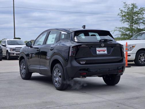 Super Black 2026 Nissan Kicks S
