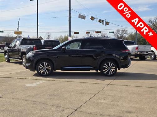 2025 Nissan Pathfinder Platinum FWD
