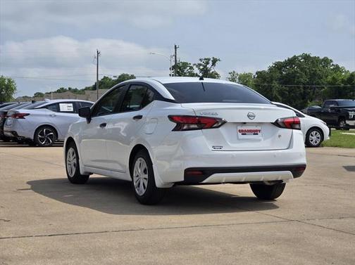 2025 Nissan Versa 1.6 S
