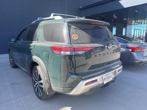 2024 Nissan Pathfinder Platinum 4WD