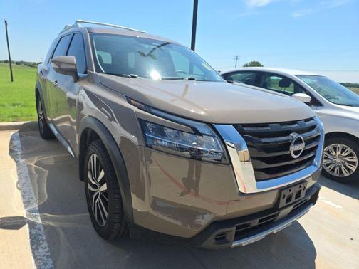 Baja Storm 2024 Nissan Pathfinder Platinum 4WD
