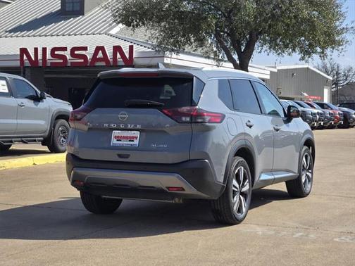 2023 Nissan Rogue SL