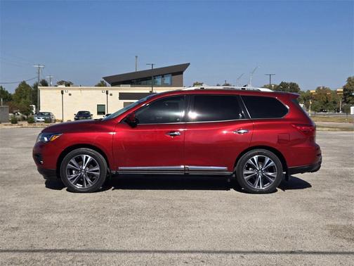 2018 Nissan Pathfinder Platinum
