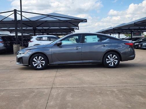 2025 Nissan Altima S FWD