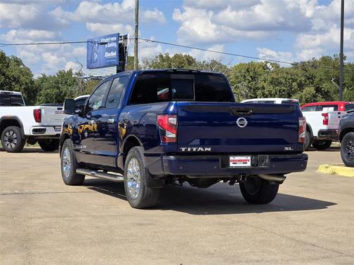 2020 Nissan Titan SL