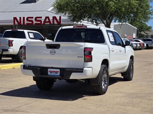 2025 Nissan Frontier SV
