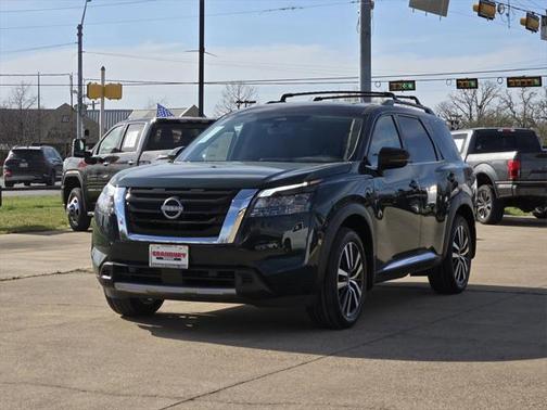 2025 Nissan Pathfinder Platinum FWD