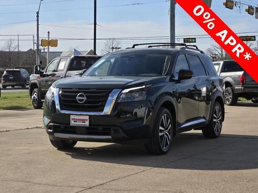 2025 Nissan Pathfinder Platinum FWD