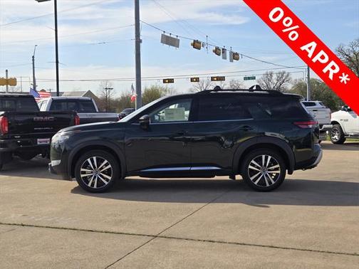 2025 Nissan Pathfinder Platinum FWD