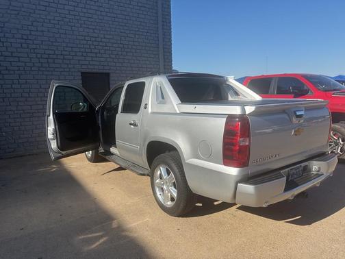 2013 Chevrolet Avalanche LS
