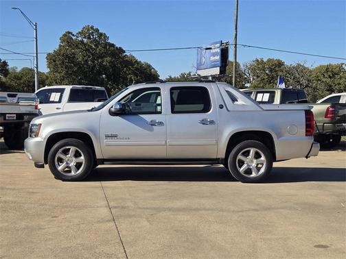 2013 Chevrolet Avalanche LS
