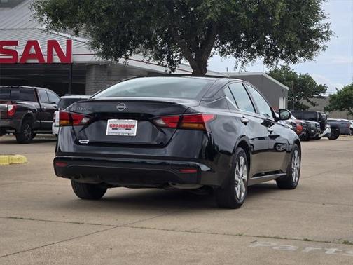 2023 Nissan Altima S FWD