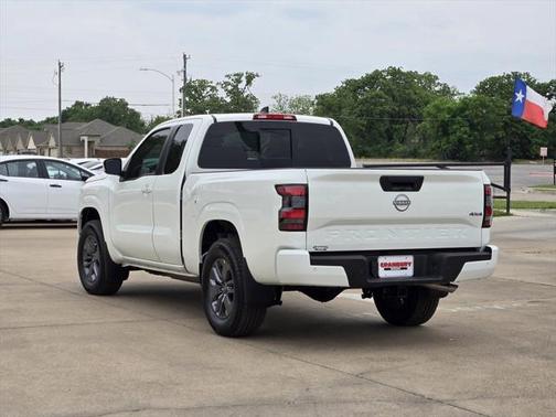 2025 Nissan Frontier SV