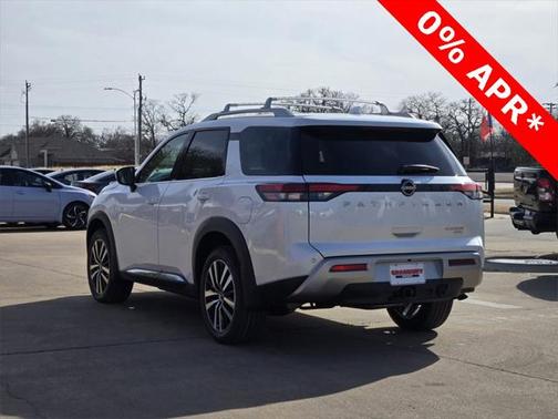 2025 Nissan Pathfinder Platinum 4WD