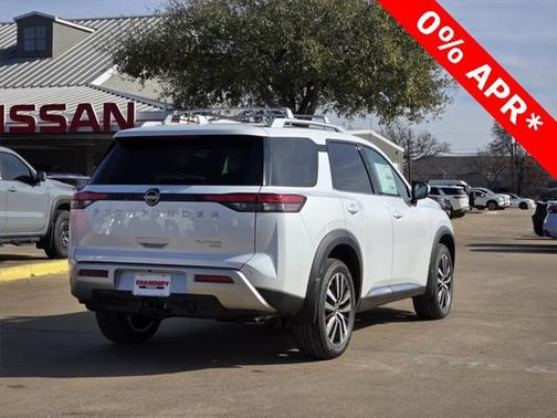 2025 Nissan Pathfinder Platinum 4WD