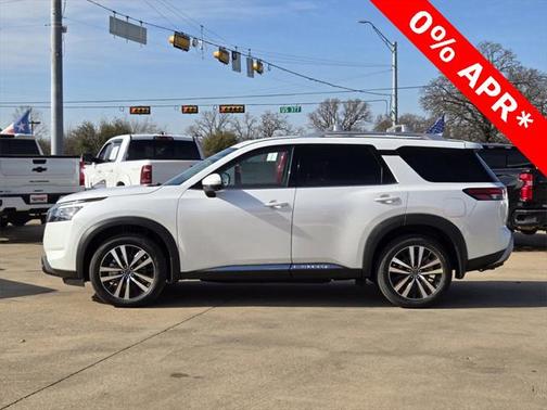 2025 Nissan Pathfinder Platinum 4WD