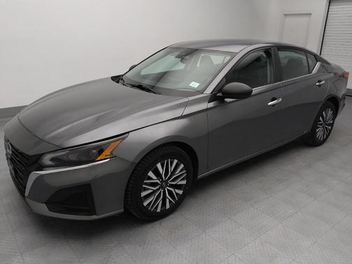 Gun Metallic 2024 Nissan Altima 2.5 SV