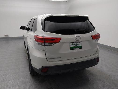 Blizzard Pearl 2019 Toyota Highlander LE I4