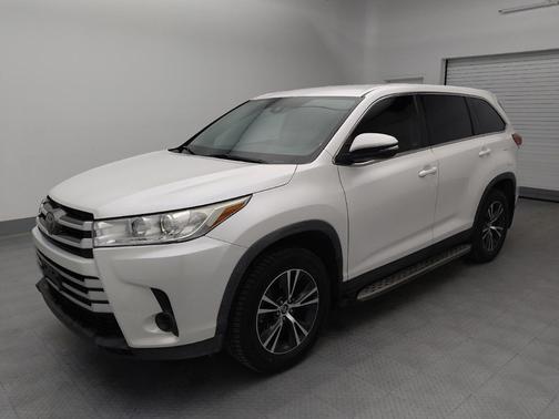 Blizzard Pearl 2019 Toyota Highlander LE I4