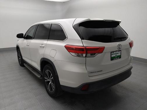 Blizzard Pearl 2019 Toyota Highlander LE I4