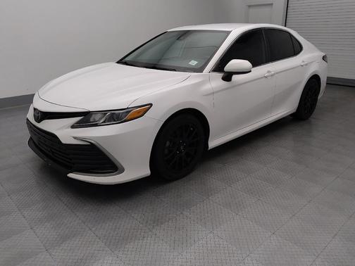 White 2022 Toyota Camry LE