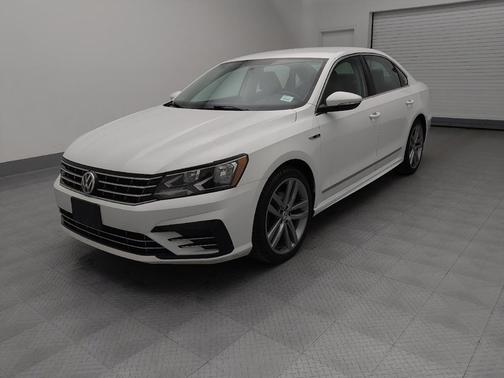 2017 Volkswagen Passat 1.8T R-Line w/Comfort