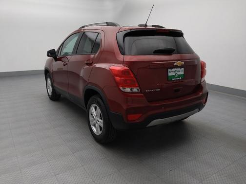 Red 2022 Chevrolet Trax LT