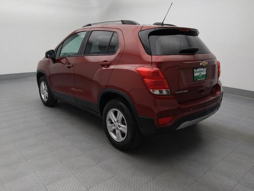 Red 2022 Chevrolet Trax LT