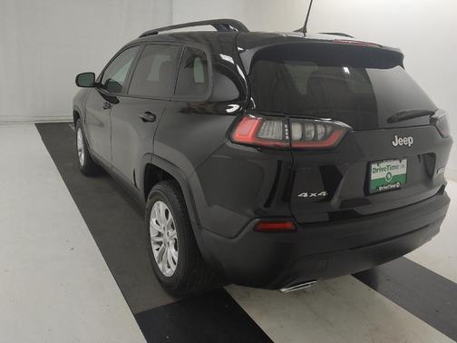 Diamond Black Crystal Pearlcoat 2022 Jeep Cherokee Latitude Lux