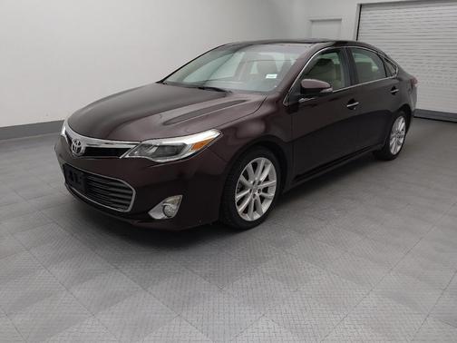 Red 2015 Toyota Avalon Limited