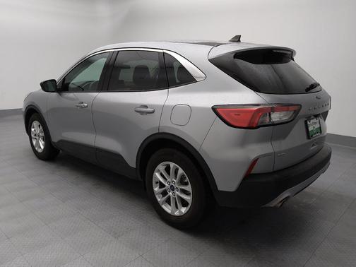 Iconic Silver Metallic 2022 Ford Escape SE
