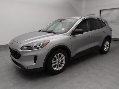 Iconic Silver Metallic 2022 Ford Escape SE