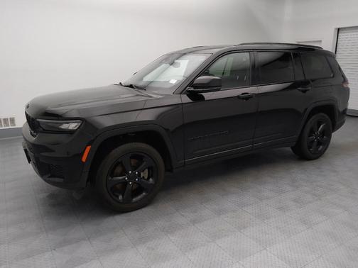 Diamond Black Crystal Pearlcoat 2023 Jeep Grand Cherokee L Altitude