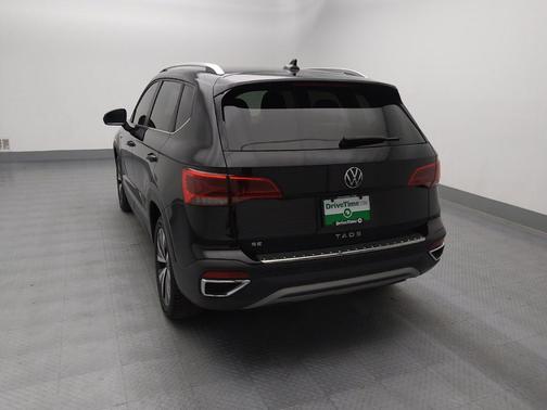Deep Black Pearl 2023 Volkswagen Taos 1.5T SE