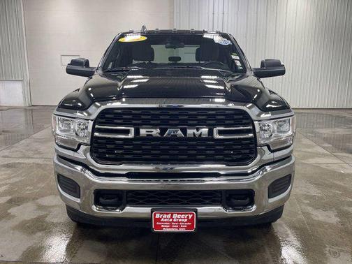 2022 RAM 3500 Big Horn Crew Cab 4x4 8' Box